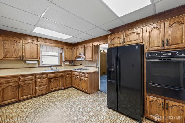 64 Berkley Avenue, Colonia, NJ 07067