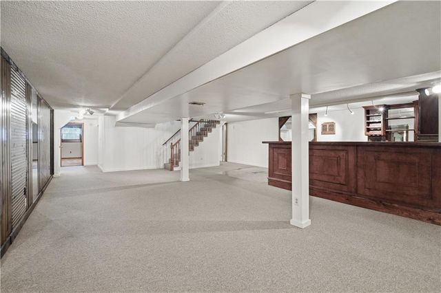 600 NE Golfview Drive, Blue Springs, MO 64014