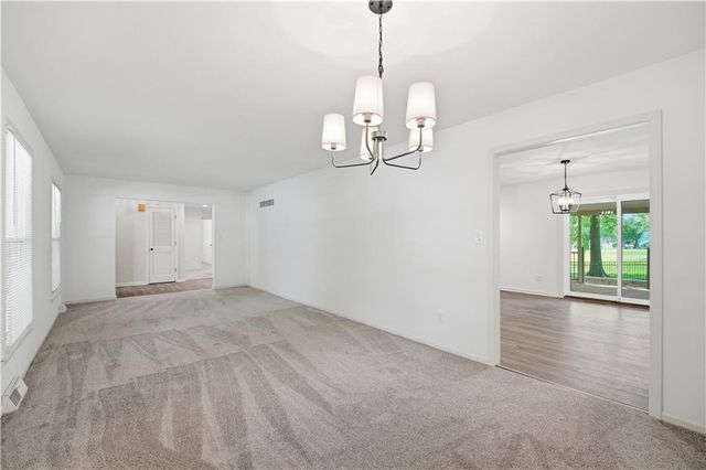600 NE Golfview Drive, Blue Springs, MO 64014