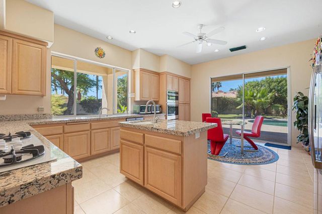 81 Appian Way, Palm Desert, CA 92211
