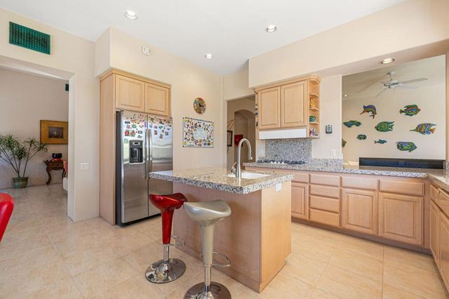 81 Appian Way, Palm Desert, CA 92211