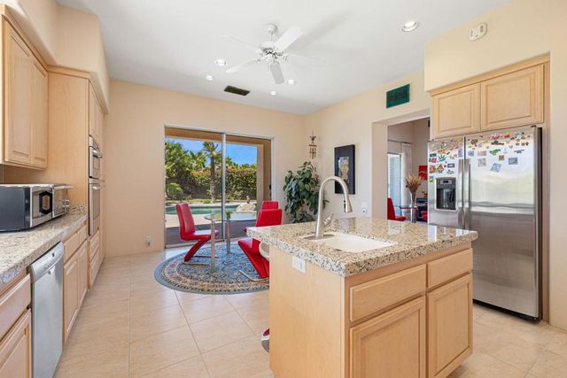 81 Appian Way, Palm Desert, CA 92211