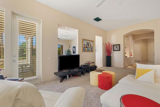 81 Appian Way, Palm Desert, CA 92211