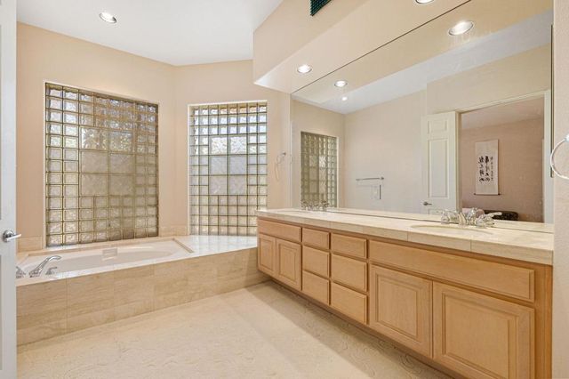 81 Appian Way, Palm Desert, CA 92211