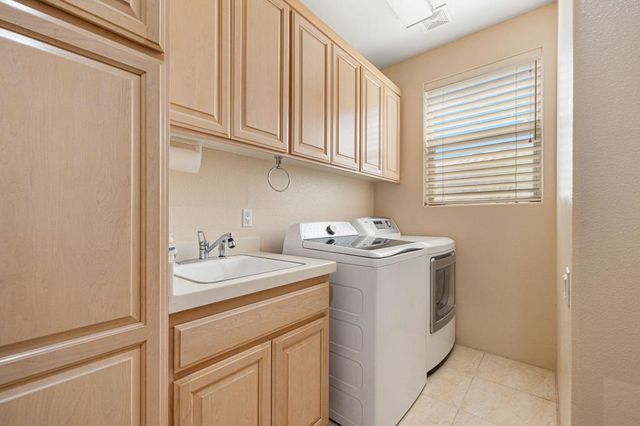 81 Appian Way, Palm Desert, CA 92211