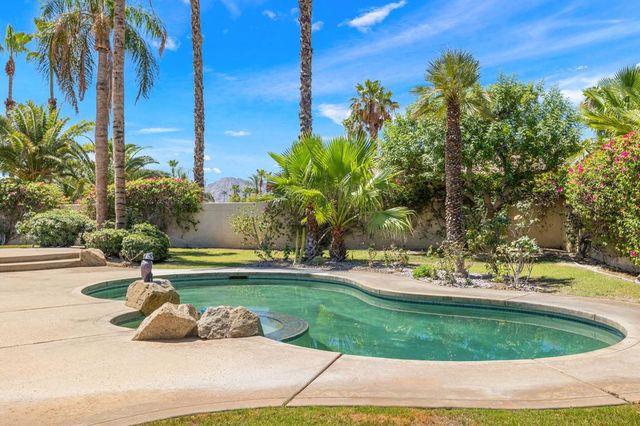 81 Appian Way, Palm Desert, CA 92211