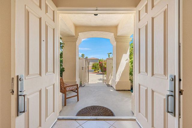 81 Appian Way, Palm Desert, CA 92211