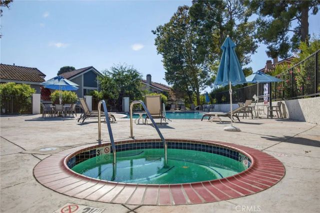 6609 Poppyview Drive, Oak Park, CA 91377