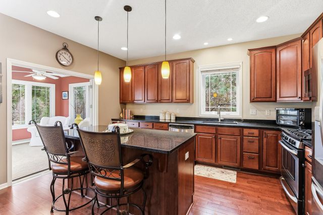 586 Sutherland Drive, Woodbury, MN 55129