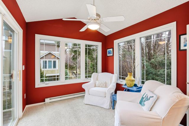 586 Sutherland Drive, Woodbury, MN 55129