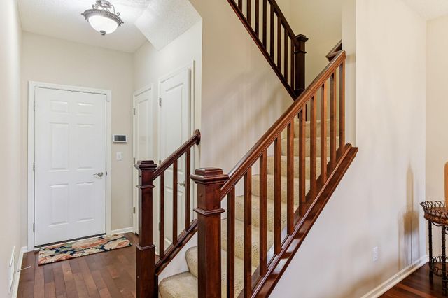 586 Sutherland Drive, Woodbury, MN 55129