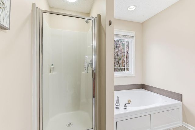 586 Sutherland Drive, Woodbury, MN 55129