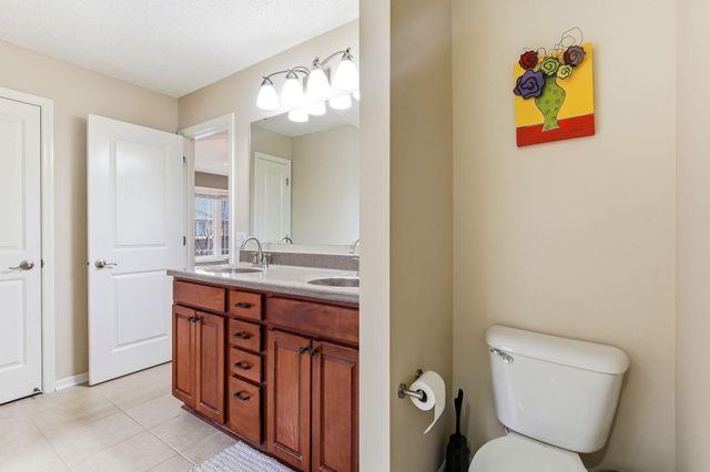 586 Sutherland Drive, Woodbury, MN 55129