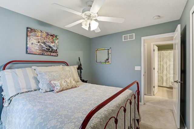 586 Sutherland Drive, Woodbury, MN 55129