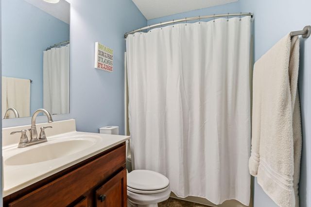 586 Sutherland Drive, Woodbury, MN 55129