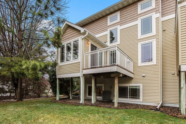 586 Sutherland Drive, Woodbury, MN 55129