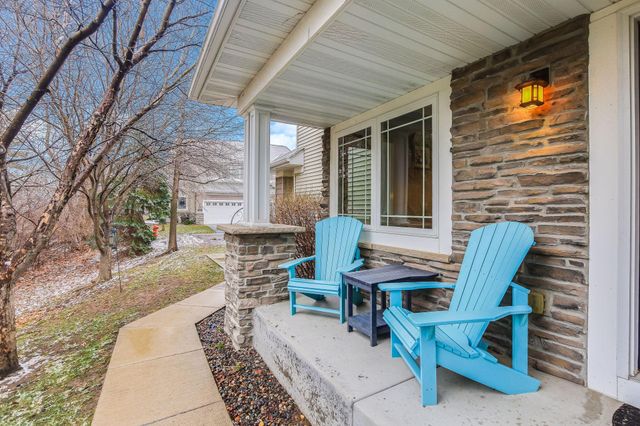 586 Sutherland Drive, Woodbury, MN 55129