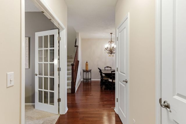 586 Sutherland Drive, Woodbury, MN 55129