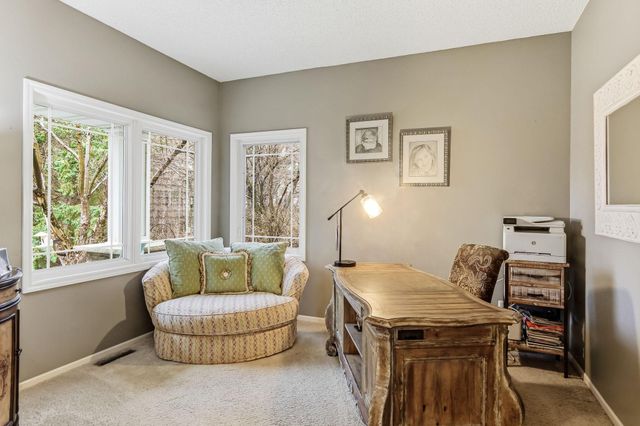 586 Sutherland Drive, Woodbury, MN 55129