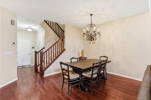 586 Sutherland Drive, Woodbury, MN 55129