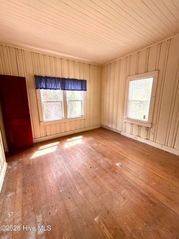 309 E Roseboro Street, Roseboro, NC 28382