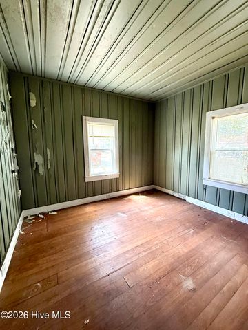 309 E Roseboro Street, Roseboro, NC 28382