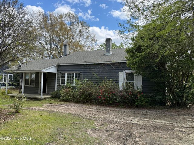 309 E Roseboro Street, Roseboro, NC 28382
