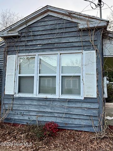 309 E Roseboro Street, Roseboro, NC 28382