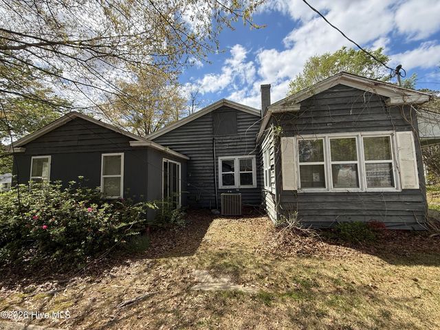 309 E Roseboro Street, Roseboro, NC 28382
