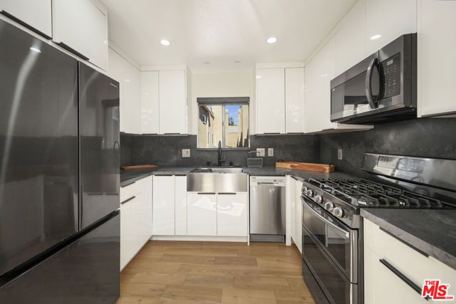 4139 Cahuenga Boulevard 106, North Hollywood (los Angeles), CA 91602