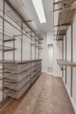 1516 W Sherwin Avenue, Chicago, IL 60626