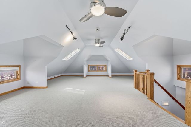 1516 W Sherwin Avenue, Chicago, IL 60626