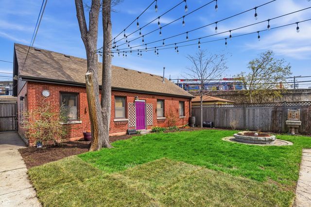 1516 W Sherwin Avenue, Chicago, IL 60626