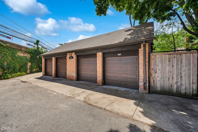 1516 W Sherwin Avenue, Chicago, IL 60626