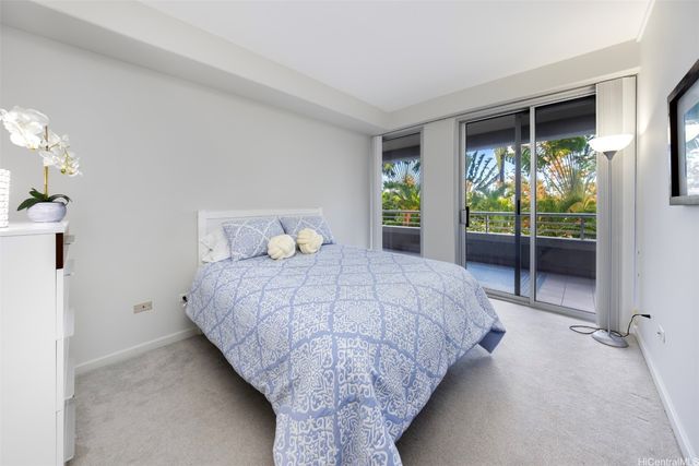 1 Keahole Place 1303, Honolulu, HI 96825