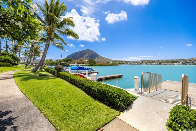 1 Keahole Place 1303, Honolulu, HI 96825