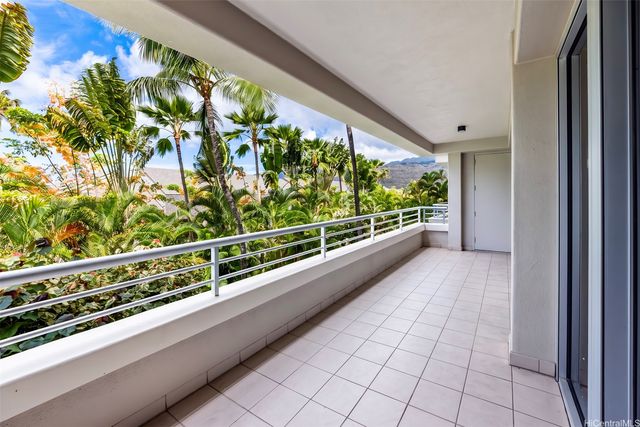 1 Keahole Place 1303, Honolulu, HI 96825