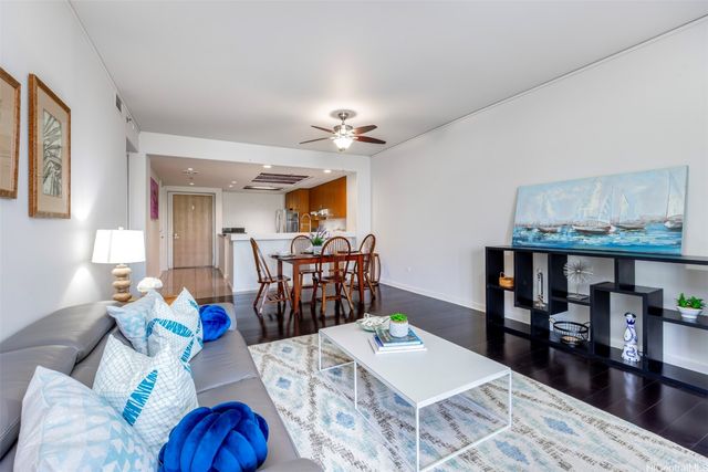 1 Keahole Place 1303, Honolulu, HI 96825