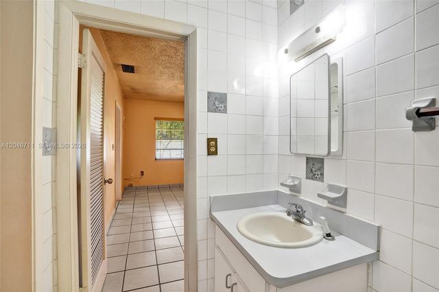 3560 NW 95th Street, Miami, FL 33147
