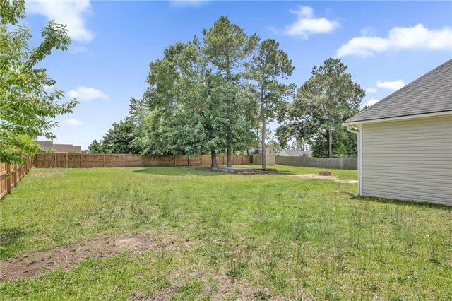 568 Wood Valley Lane, Raeford, NC 28376