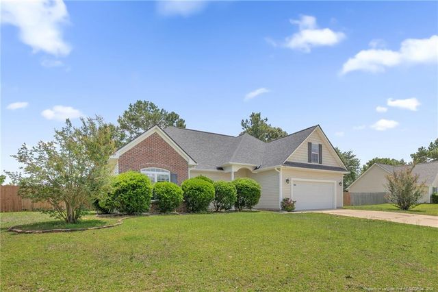 568 Wood Valley Lane, Raeford, NC 28376