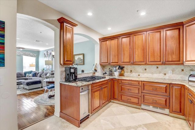 2965 BAYSHORE POINTE DRIVE, Tampa, FL 33611