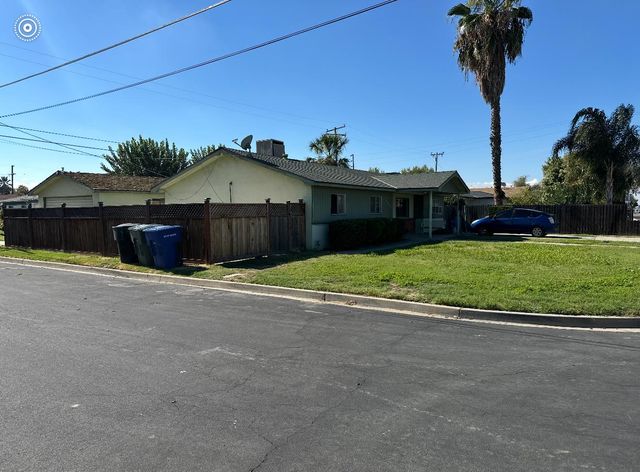 10949 Hume, Hanford, CA 93230