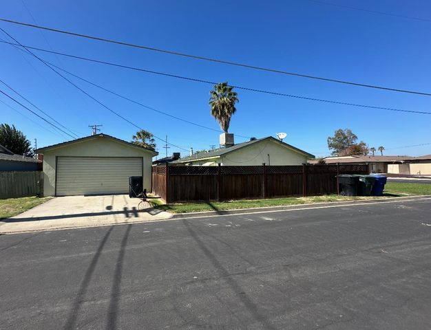 10949 Hume, Hanford, CA 93230