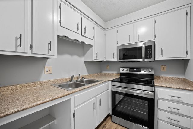703 Power St Apt B, Clarksville, TN 37042