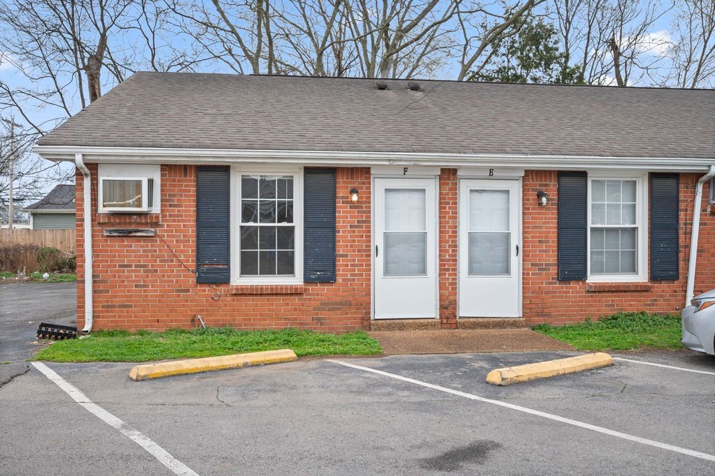 703 Power St Apt B, Clarksville, TN 37042