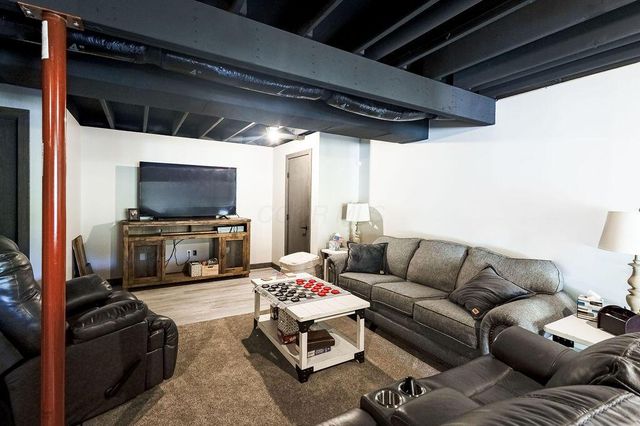 353 Valleybrook Circle, Howard, OH 43028