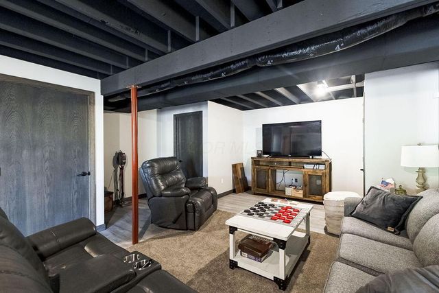 353 Valleybrook Circle, Howard, OH 43028