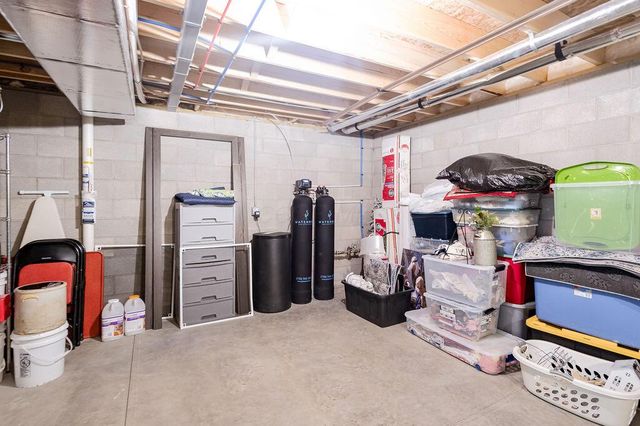 353 Valleybrook Circle, Howard, OH 43028