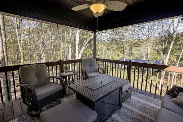 353 Valleybrook Circle, Howard, OH 43028